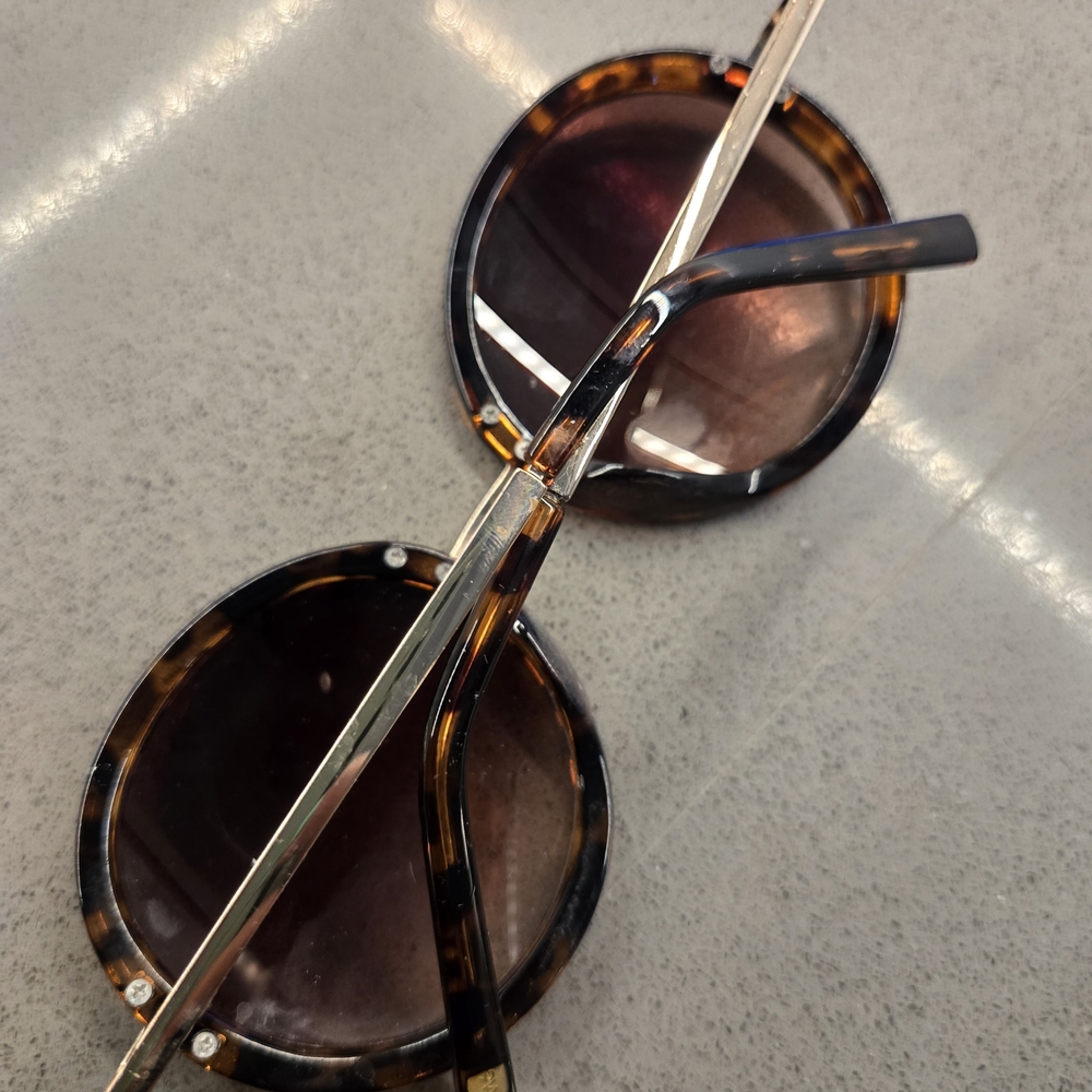 Tortoise Shell Round Sunglasses - Picture 3 of 7